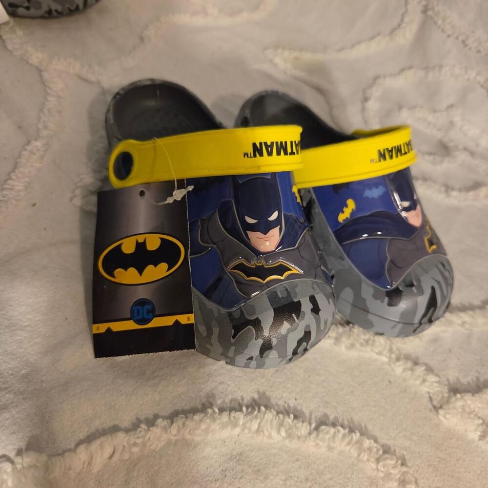 DC Comics Batman Grey Camo Slip On Clogs Shoes NWT Size 7-8 kids